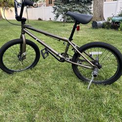 Vintage Haro Shredder BMX Bike 20x2.25 W/ Pegs, LED Lights, Kickstand, And Hidden GPS Tracker Device 