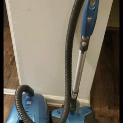 Brand New Kenmore Vacuum Cleaner Used 1 Time Only .