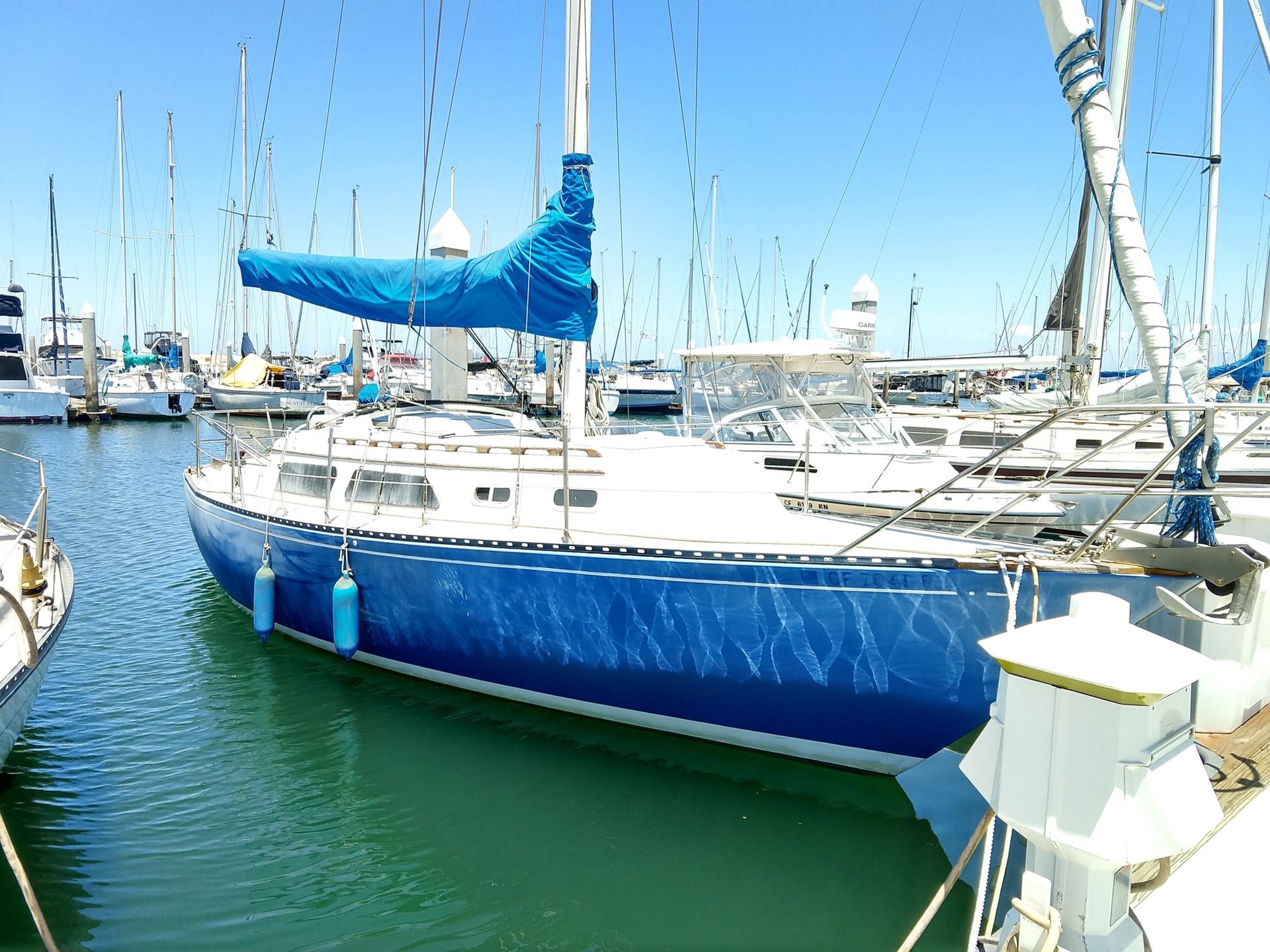 30ft Islander Sailboat for sale