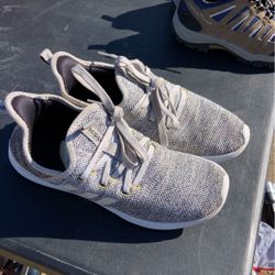 Adidas shoes size 8 1/2 for woman