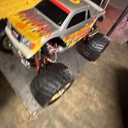 Rc Truck With Suspensions And Remote And Gas ⛽️ 