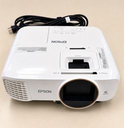 Epson 3LCD HD Projector with HDMI – Ceiling Mount Compatible