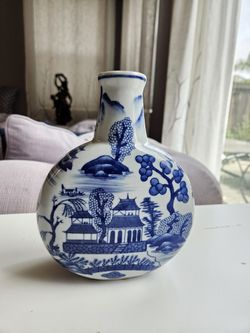 Japanese Style Vase