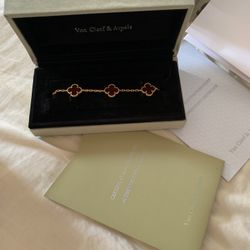 Van Cleef & Arpels Designer Bracelet – Perfect Gift Idea
