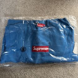 Supreme Box Logo Crewneck Sweatshirt FW22 Blue Cyan Small Jordan Nike Cactus Jack Travis Black Cat