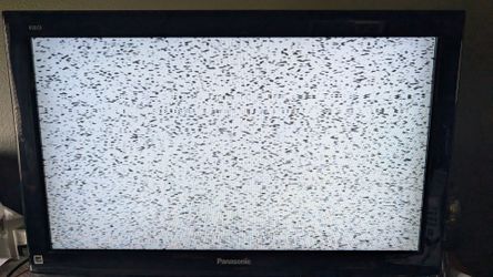 32" PANASONIC TV **NOT A SMART TV**