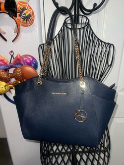 NWOT Michael Kors Saffiano leather shoulder bag, Jet Set Travel Large Chain