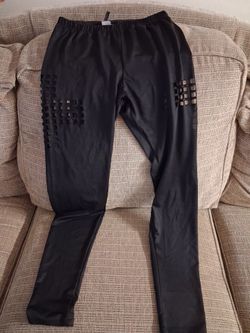 Black Leggings with Cut-Out Detail