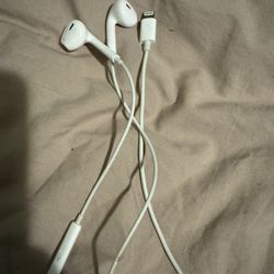 APPLE EARPODS HEADPHONES
