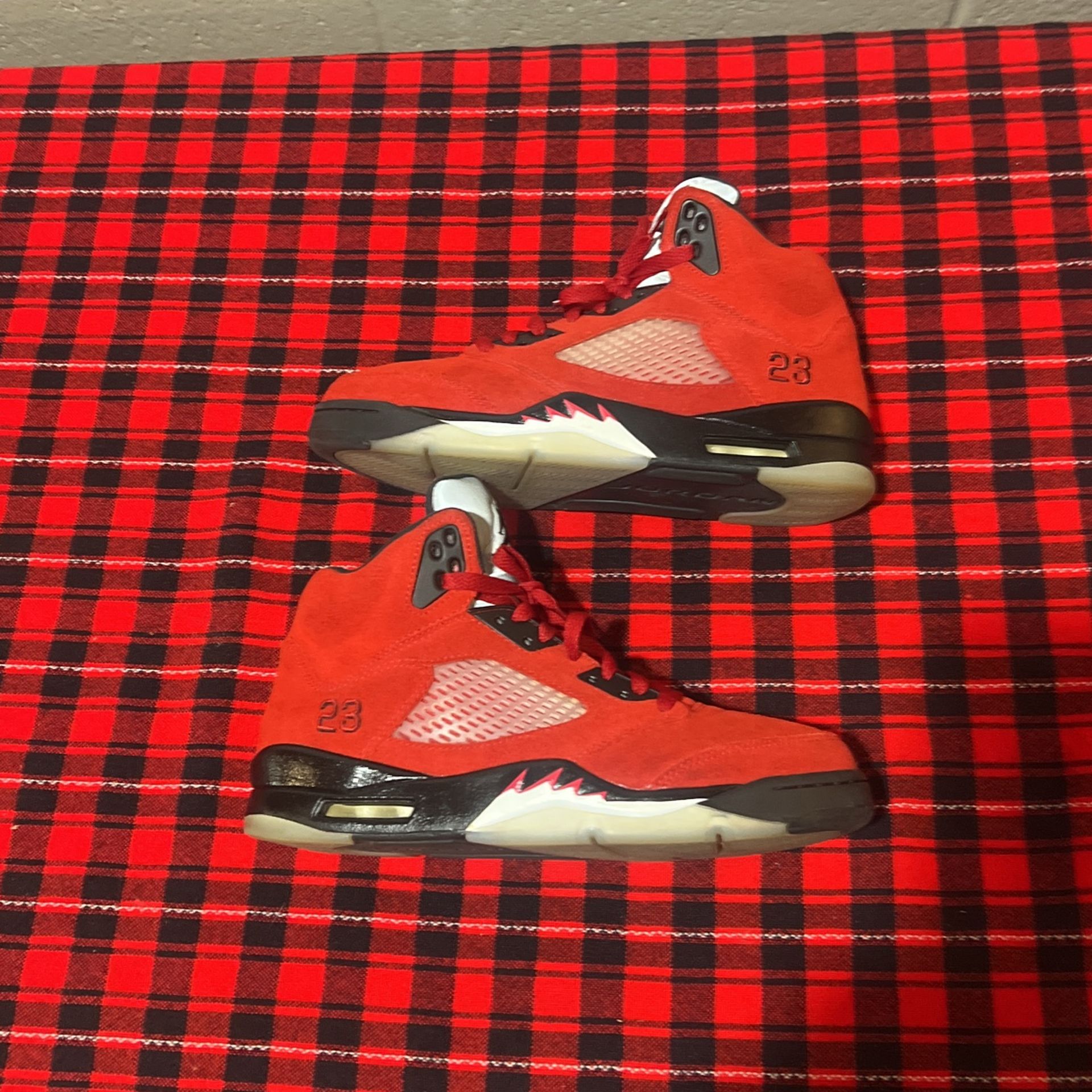 Used Jordan 5 Raging Bulls