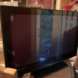 VIZIO  TV 45”