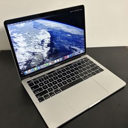 13 Inch MacBook Pro - i7 - 16gb Ram - 256gb SSD