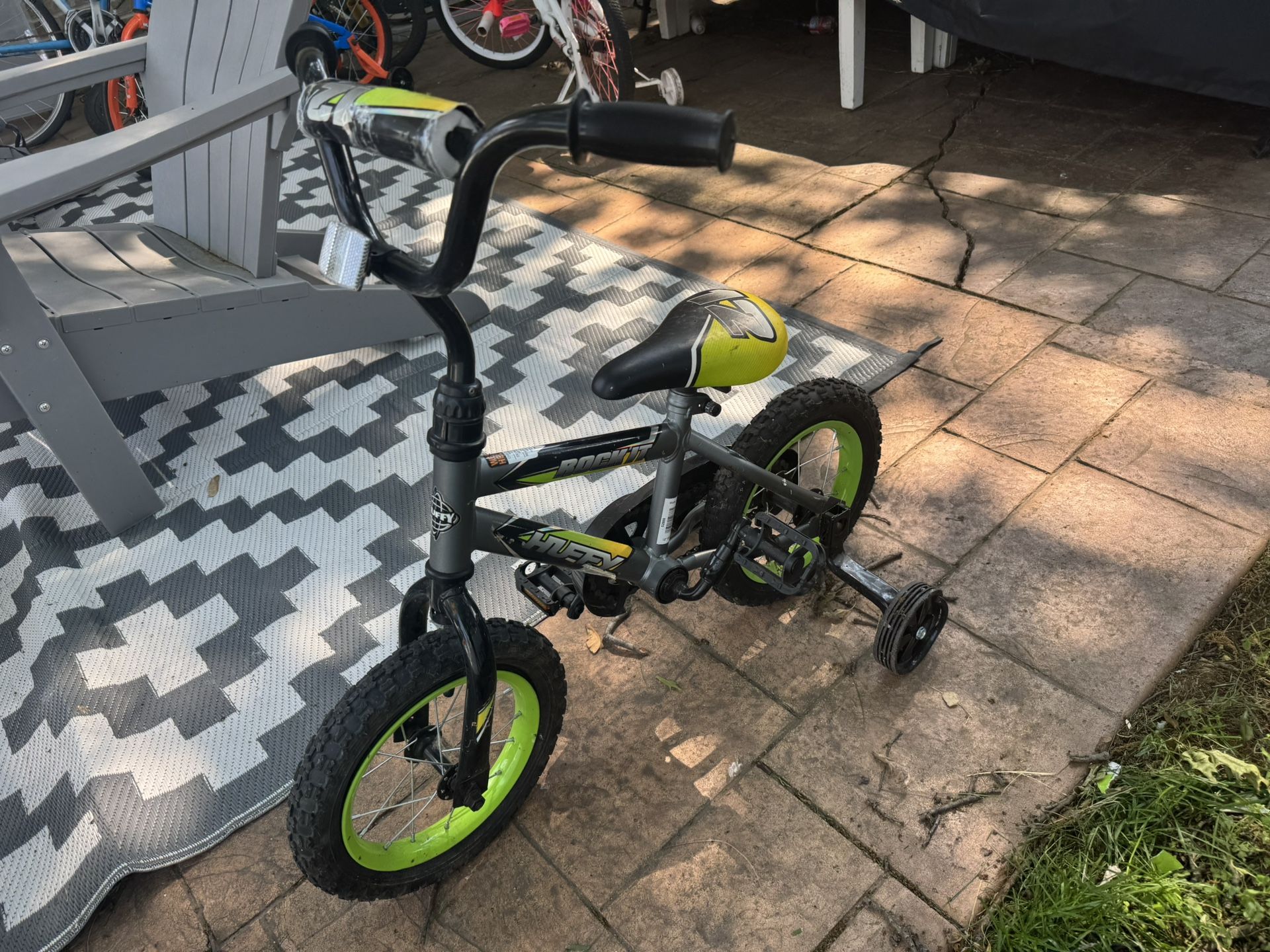 Kids Bike W/ Training Wheels