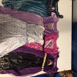 Princess dresses 👗 size 6