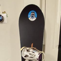 Womens snowboard with binding Sz 149cm