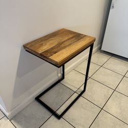 wooden side table for sale!!: