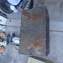 Xl Steamer Trunk With Top Shelf Still