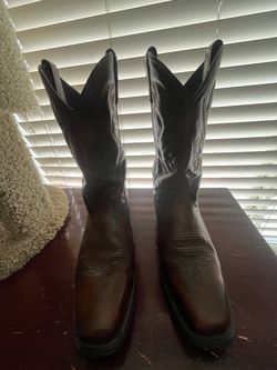 Cowboy boots 8.5D