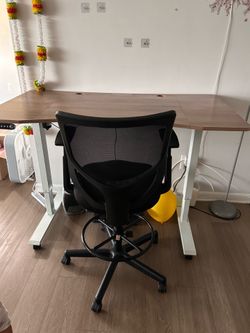 Electric Standing desk along with the chair
