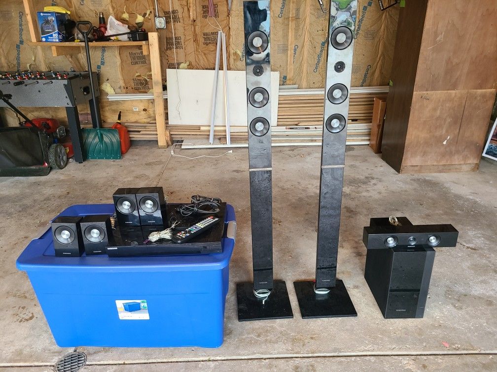 Samsung HT-C6730W Blu-ray Home
Theater System HT-C6730W B&H