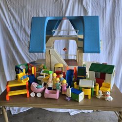 Little Tykes Dollhouse + Accesories