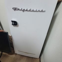Frigidaire Retro 