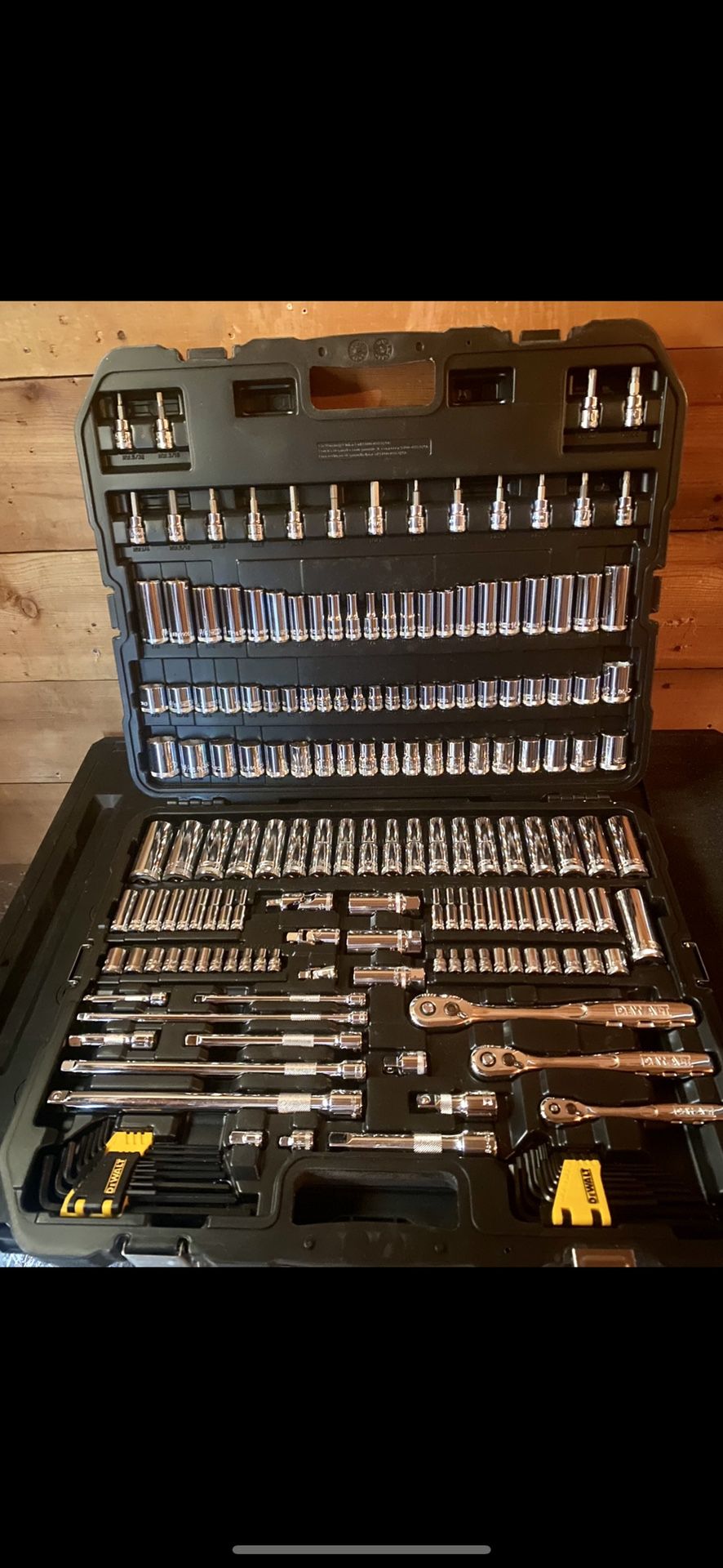 Dewalt 192 piece socket set dwmt75049 for sale in lewiston id offerup