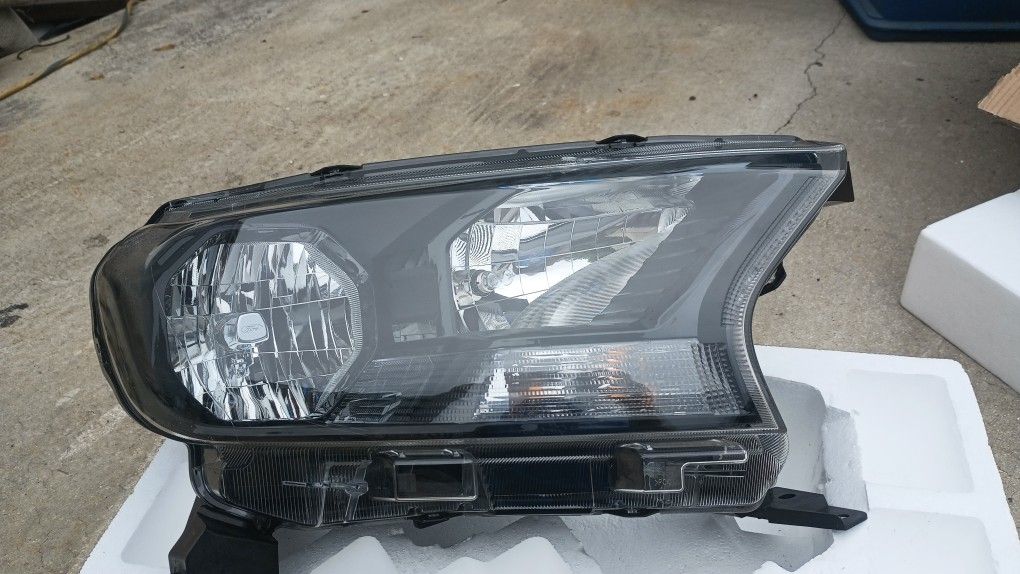 2018 To 2023 Ford Ranger Headlight Right Side