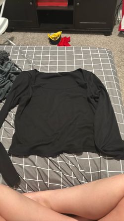 No Boundaries Black Square Neck Long Sleeve Top.