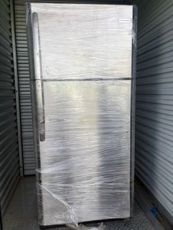 Frigidaire Stainless Steel Top-Freezer Refrigerator