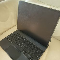 iPad Pro 12.9 Inch (5th Gen)