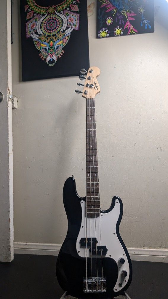 Squire Mini Bass