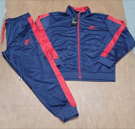 Nike Activewear Sweatsuit