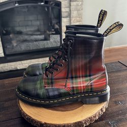 Men’s Dr. Martens 1460 Tartan plaid boots. Size 7. Retail $180. Rare lace up boots in great shape has minor signs of wear as pictured.  