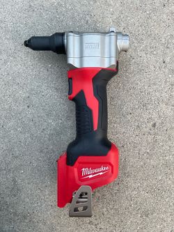 Milwaukee M12 12-Volt Lithium-Ion Cordless Rivet Tool (Tool-Only) $159