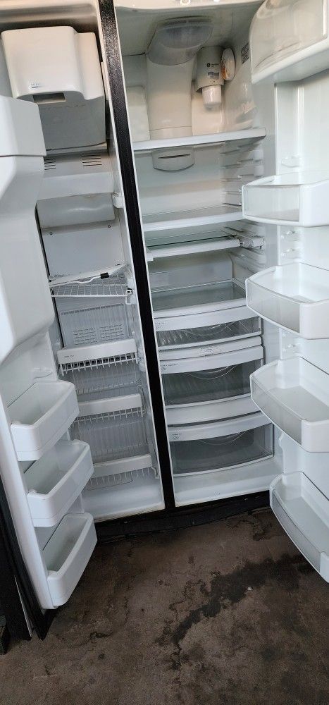 G E Refrigerator
