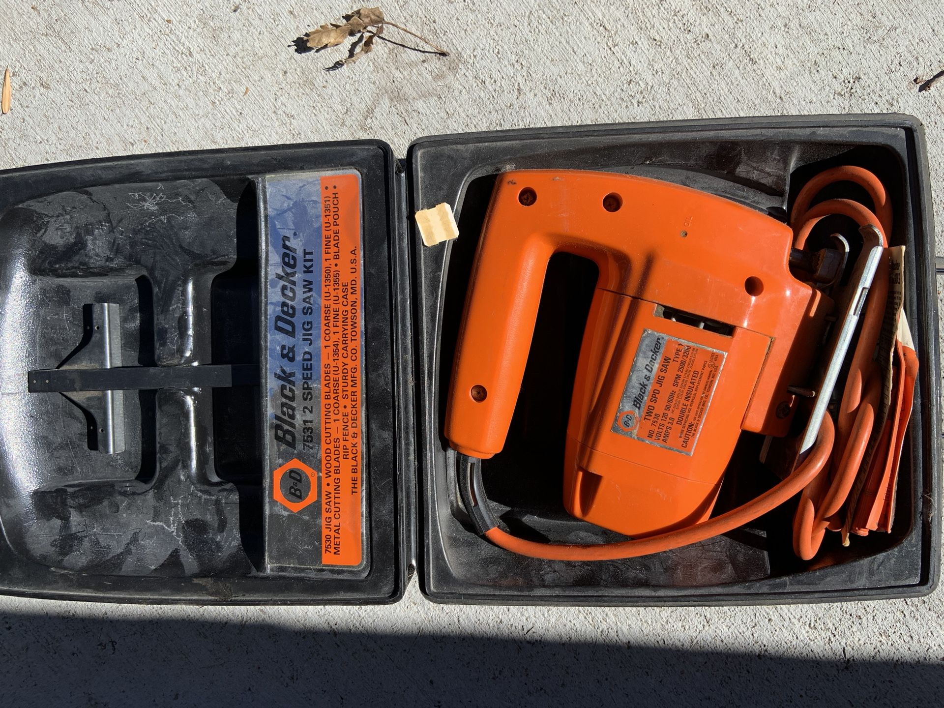 Black & Decker Plug In Jig Saw, Carrying Case