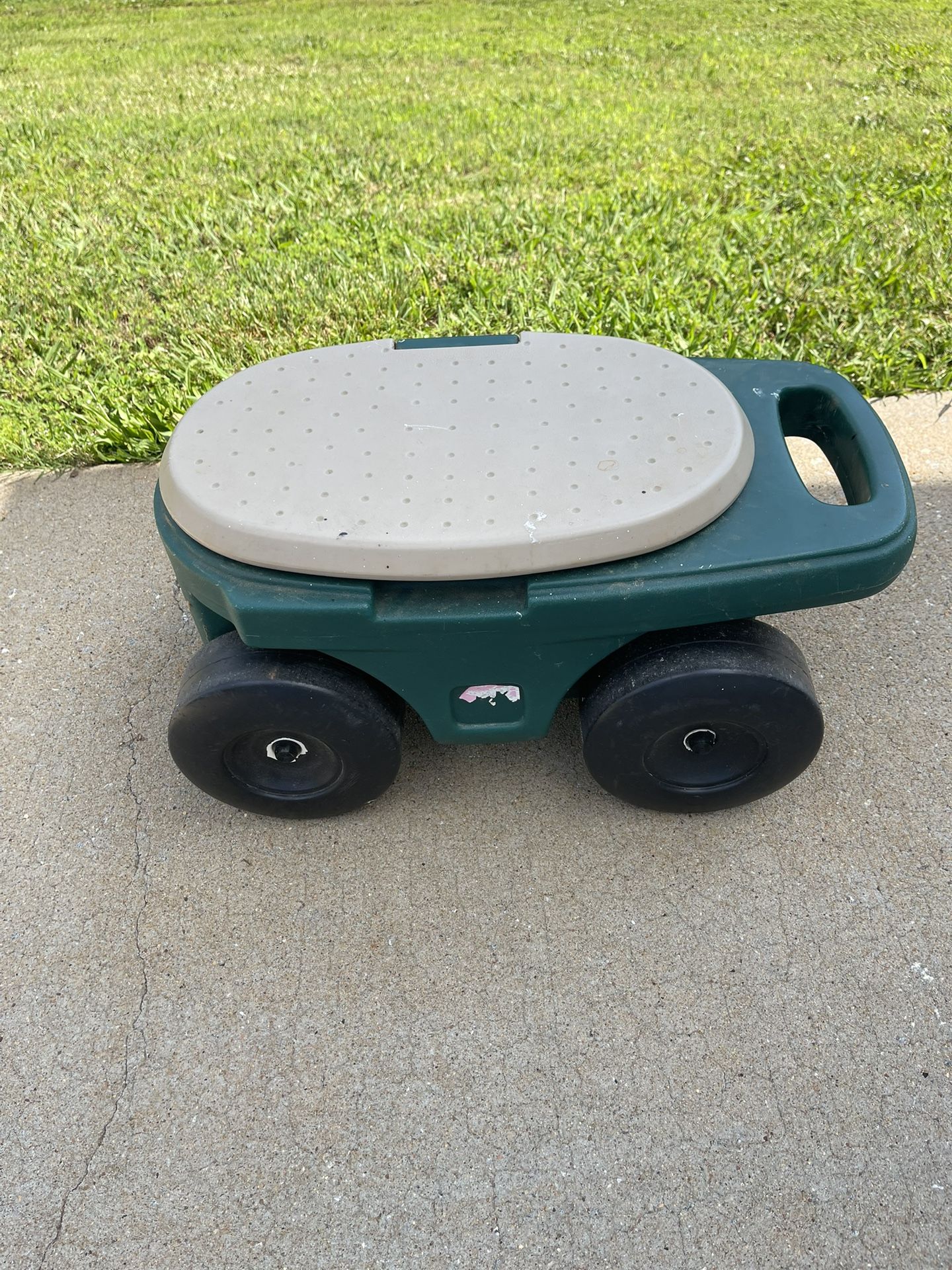 Step 2 Garden Cart