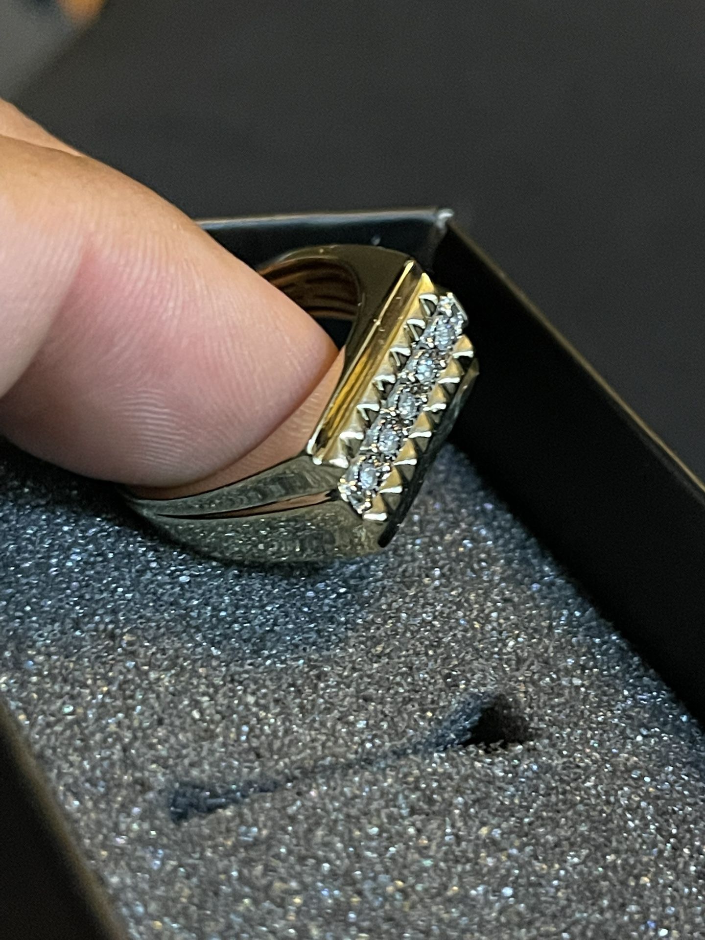 10k Gold Ring With 5 One Point Natural Diamonds