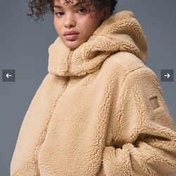 Alo Cropped Foxy Sherpa Jacket, Camel Color. Like New. 