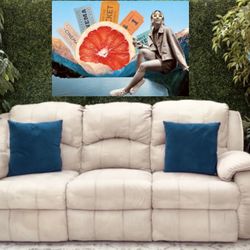 Free Delivery 🚚 Beige Recliner Couch w/USB port