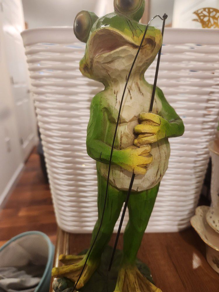 Fishing Frog Statue