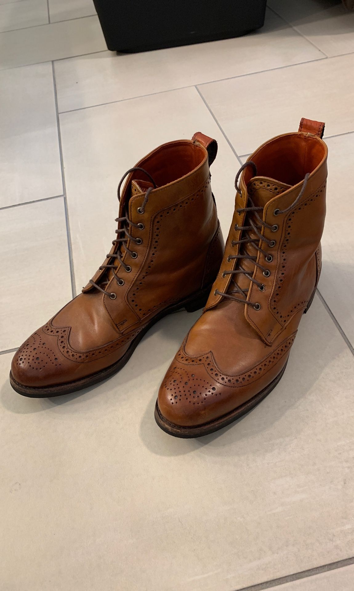 Allen Edmonds Dalton Wingtip boot, Dainite sole, size US