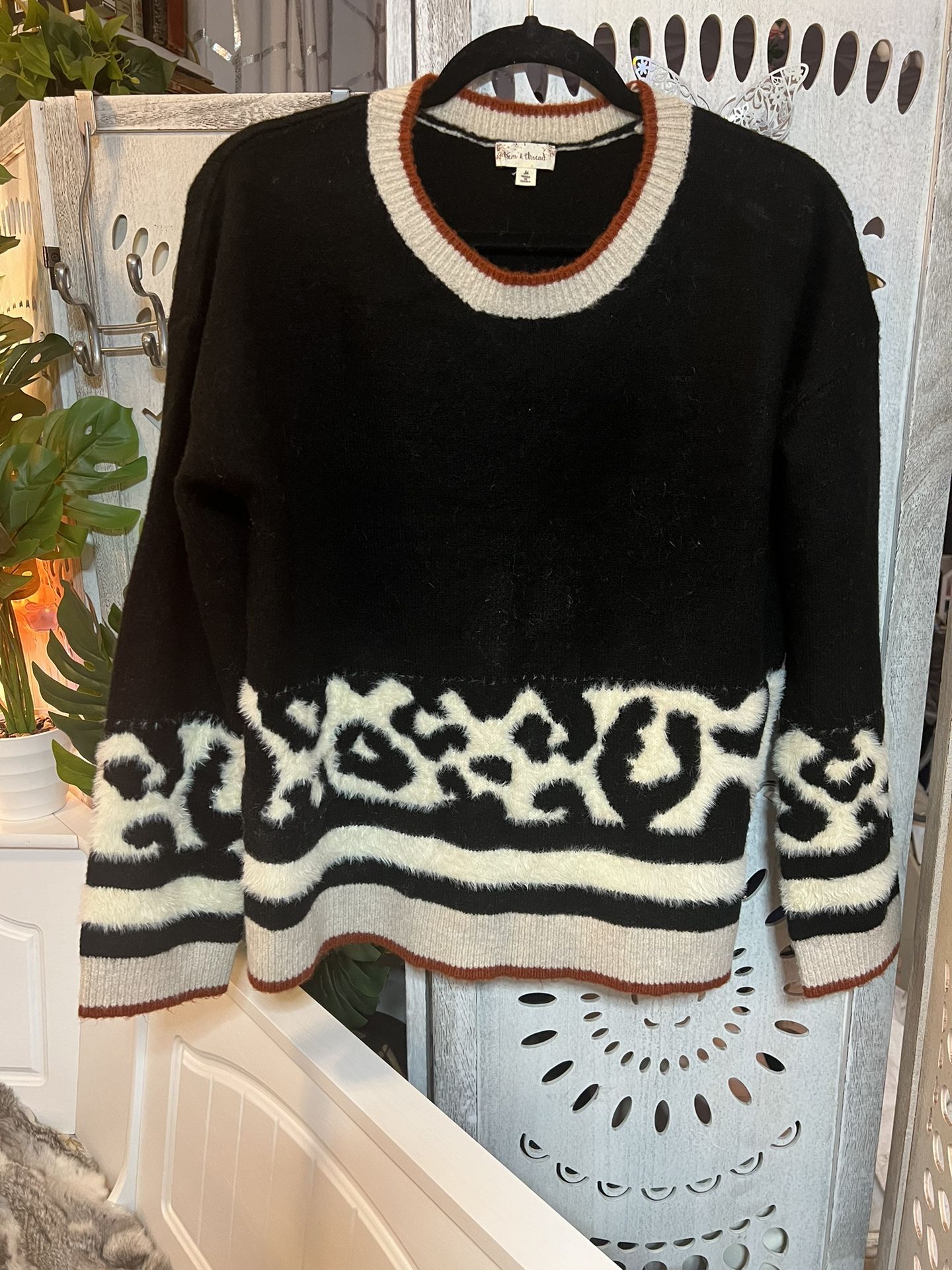 Hem & Thread Medium Sweater