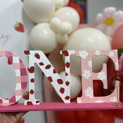 Strawberry Theme Centerpieces 