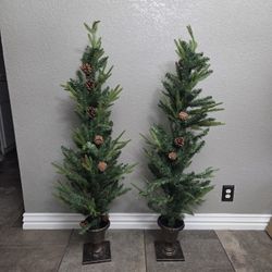 2 New 3ft Potted Christmas Trees