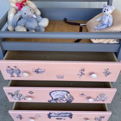🎈Reduced 🎈baby Changing Table Dresser 
