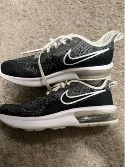 Nike Shoes - Youth 7/ Mens 7