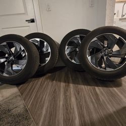 18" 2024-2025 NISSAN ROGUE Oem Wheels Rims W/tires 235/60/18 NEW 