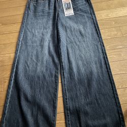 Jean baggy jean  size 29/ 9- Legs Are 12 Inches Wide - length 43.5 inches long